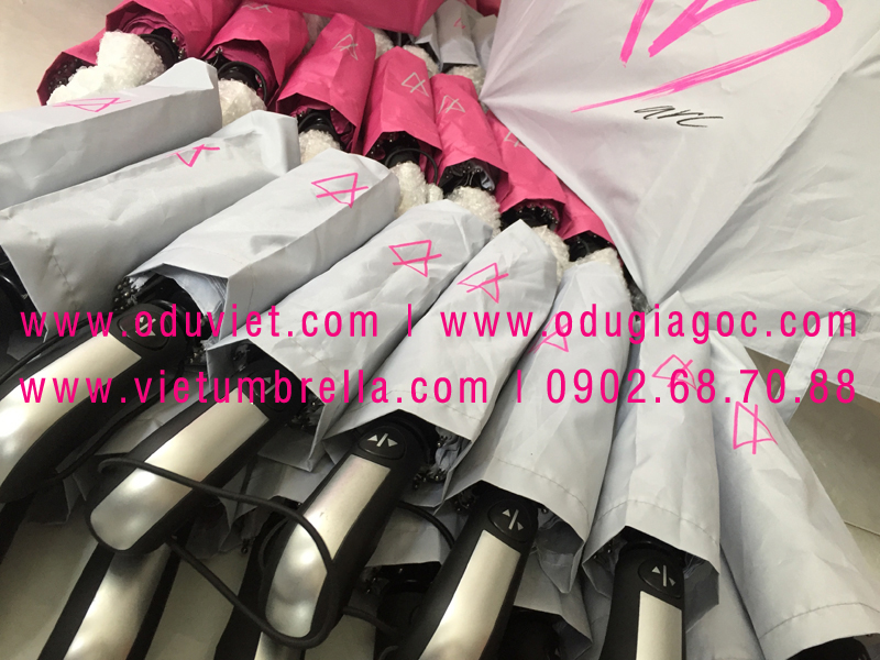 xưởng sản xuất ô dù cầm tay in logo quảng cáo